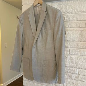 *NWOT* Calvin Klein Light Gray Suit - lightweight and casual!